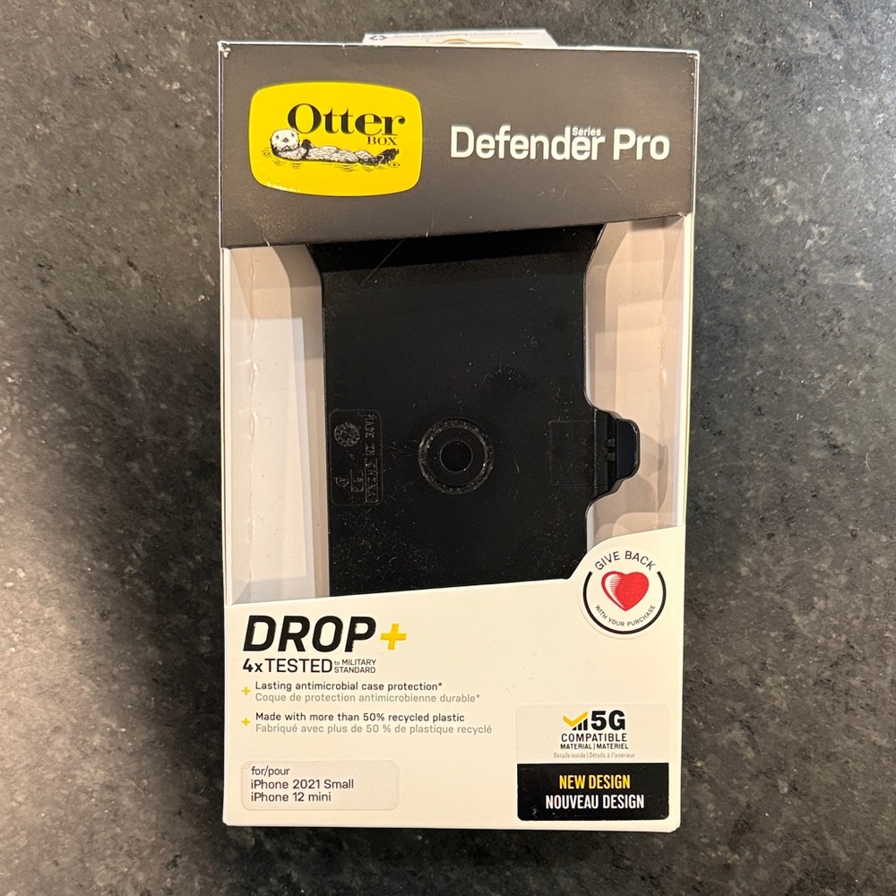 New OtterBox Defender Pro Series Case for iPhone 12 Mini iPhone 2021 Small-Black